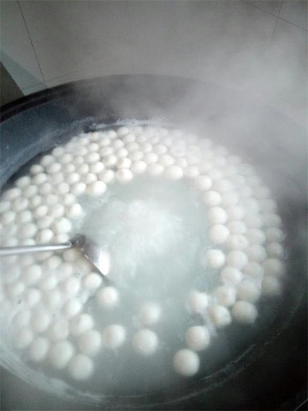 福晋园加工厂同家人们煮元宵2.jpg 福晋园加工厂同家人们煮元宵2.jpg