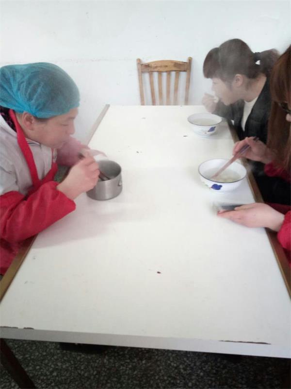 福晋园加工厂同家人们煮元宵5.jpg 福晋园加工厂同家人们煮元宵5.jpg