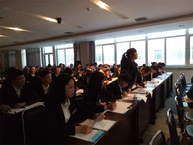 商学院第二期11.jpg 商学院第二期11.jpg