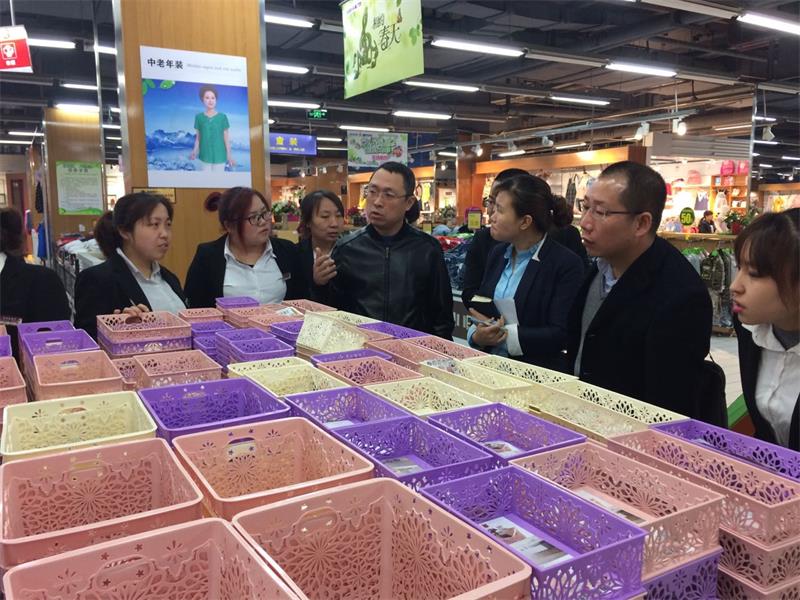 武董事长至祁县店指导工作2.jpg 武董事长至祁县店指导工作2.jpg