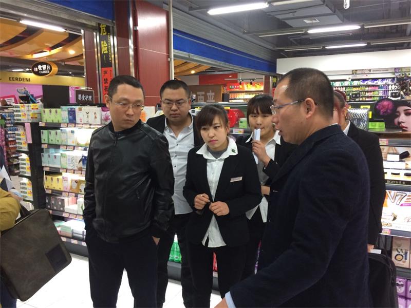 武董事长至祁县店指导工作4.jpg 武董事长至祁县店指导工作4.jpg