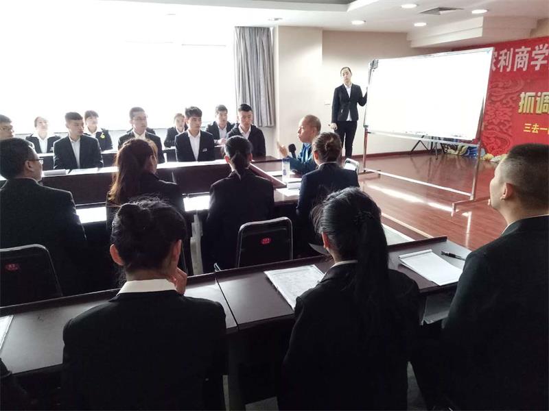 第六届商学院圆满结束4.jpg 第六届商学院圆满结束4.jpg