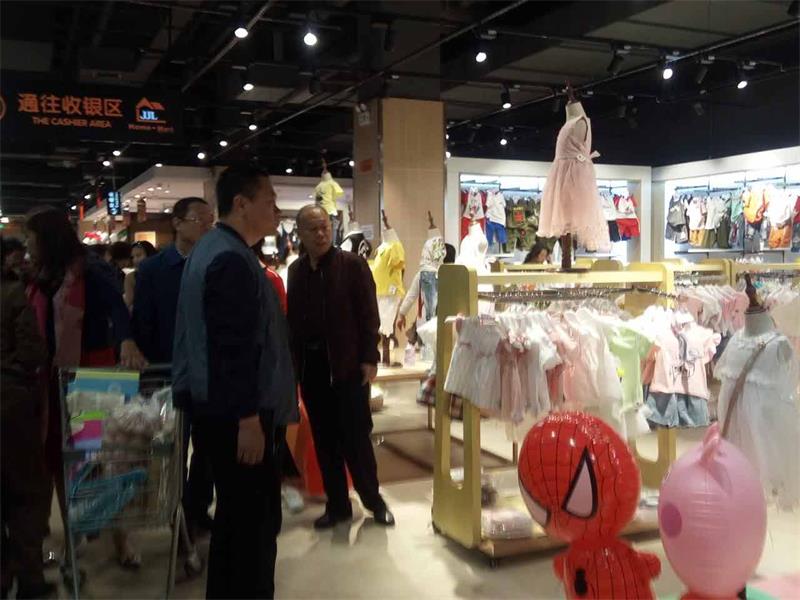 监事会宋主席亲临大欣城店指导工作1.jpg 监事会宋主席亲临大欣城店指导工作1.jpg