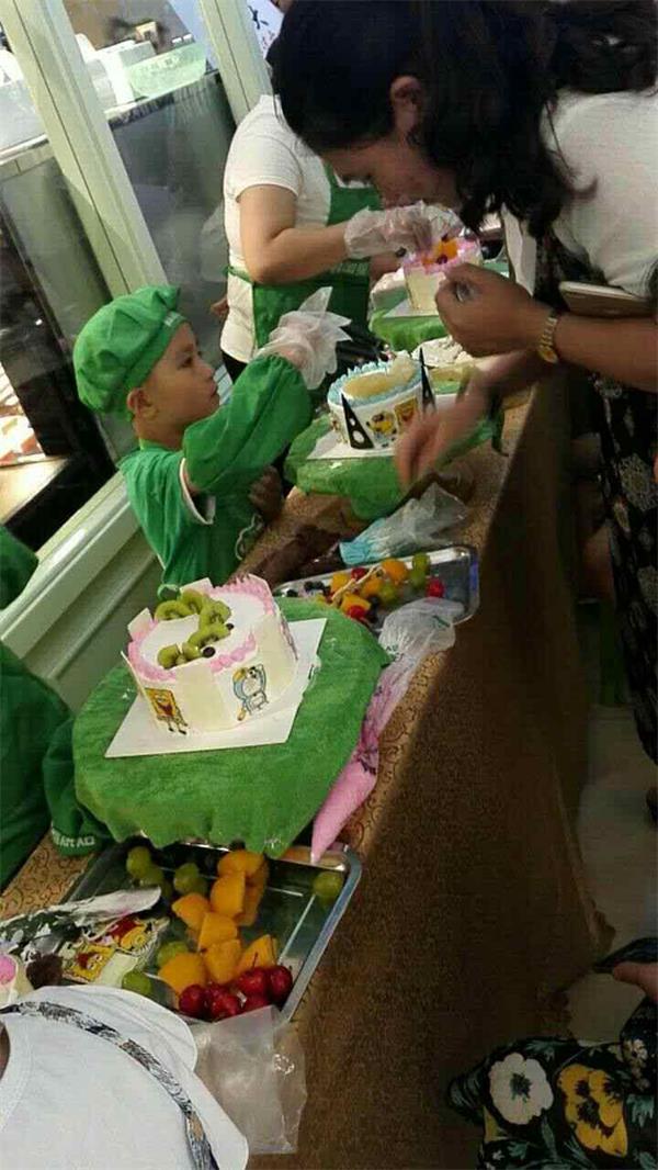 小小艺术家12.jpg 小小艺术家12.jpg