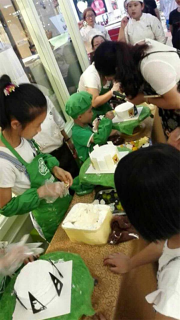 小小艺术家11.jpg 小小艺术家11.jpg