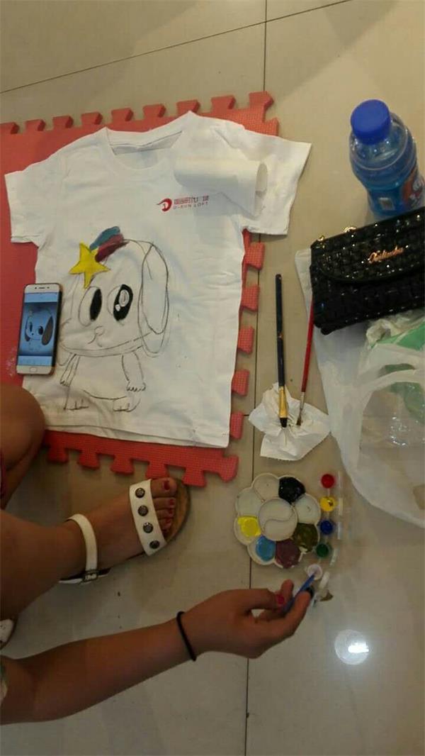 小小艺术家2.jpg 小小艺术家2.jpg