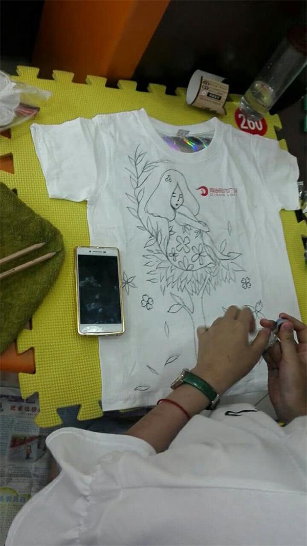 小小艺术家6.jpg 小小艺术家6.jpg